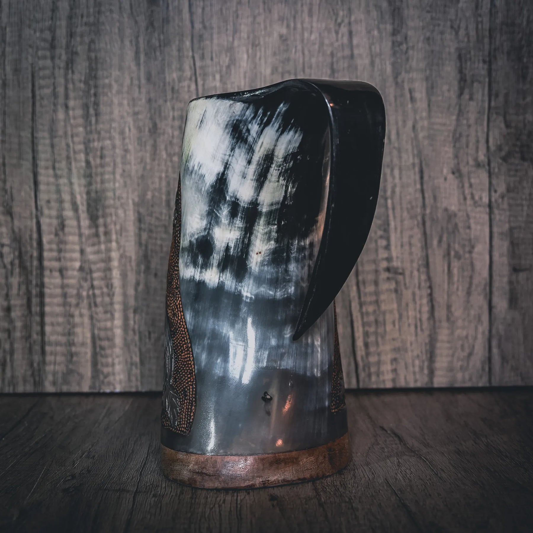 Handsnidad hornmugg, Allfader Oden