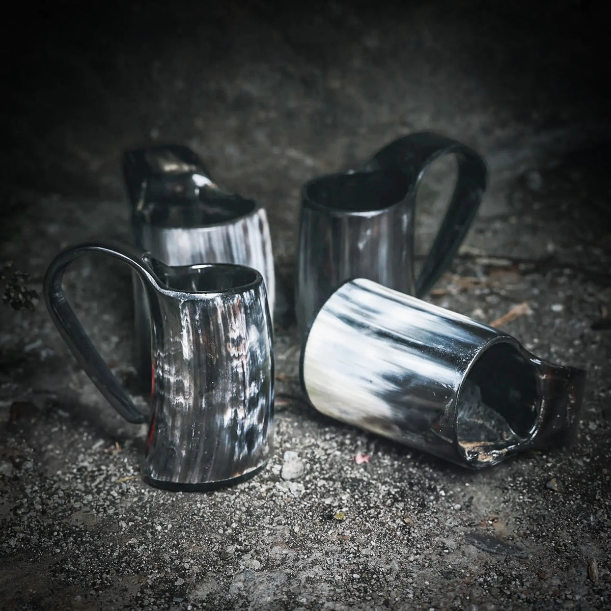 Set med fyra espressomuggar