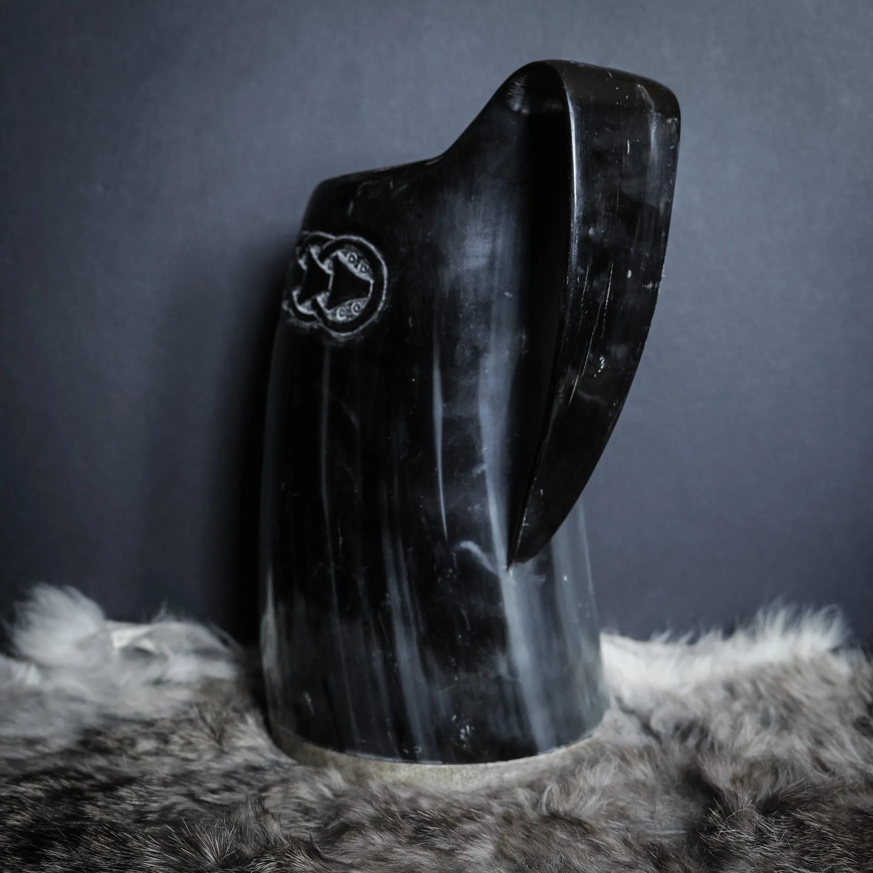 Håndskåret hornkrus, Allfather Odin