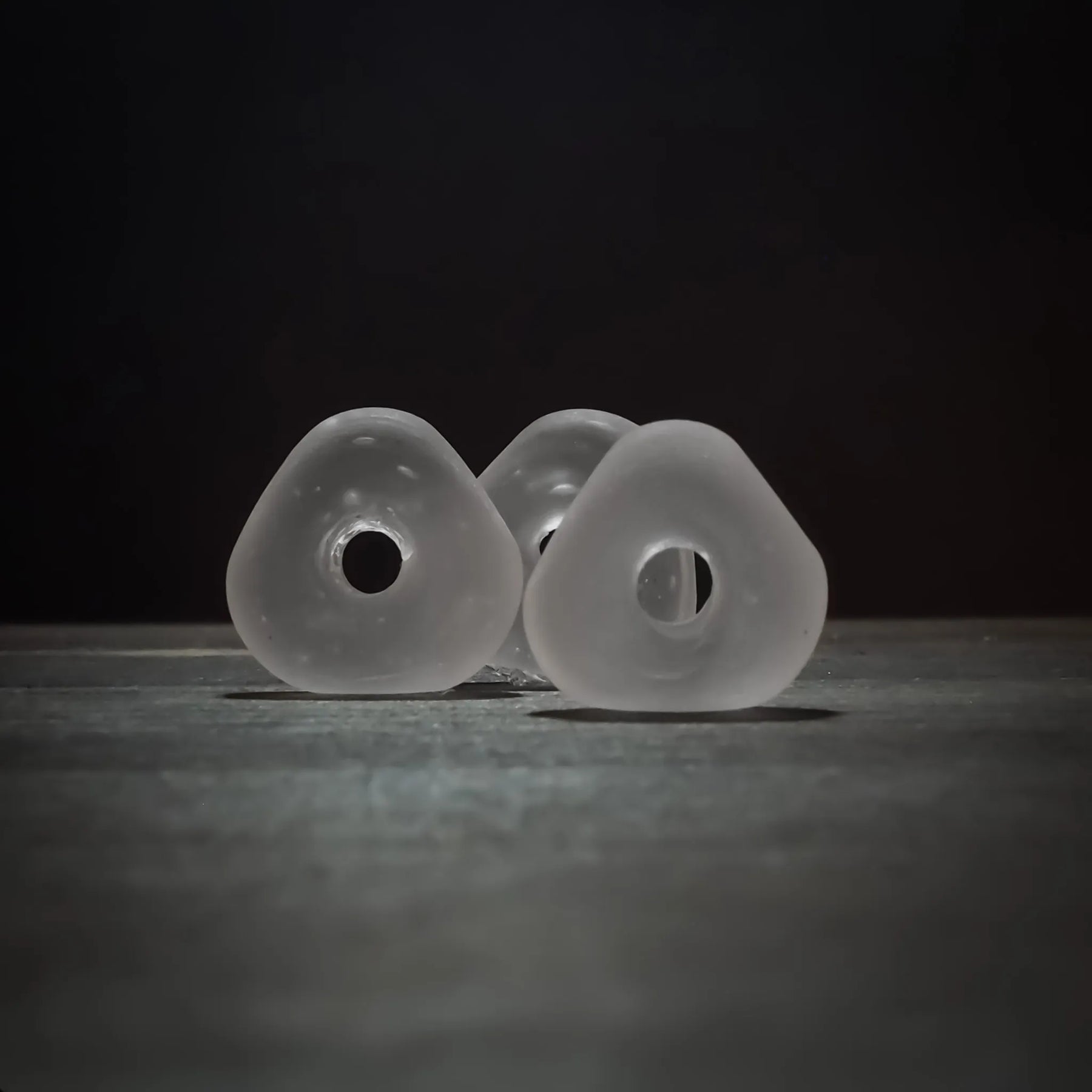 Light transparent glass bead