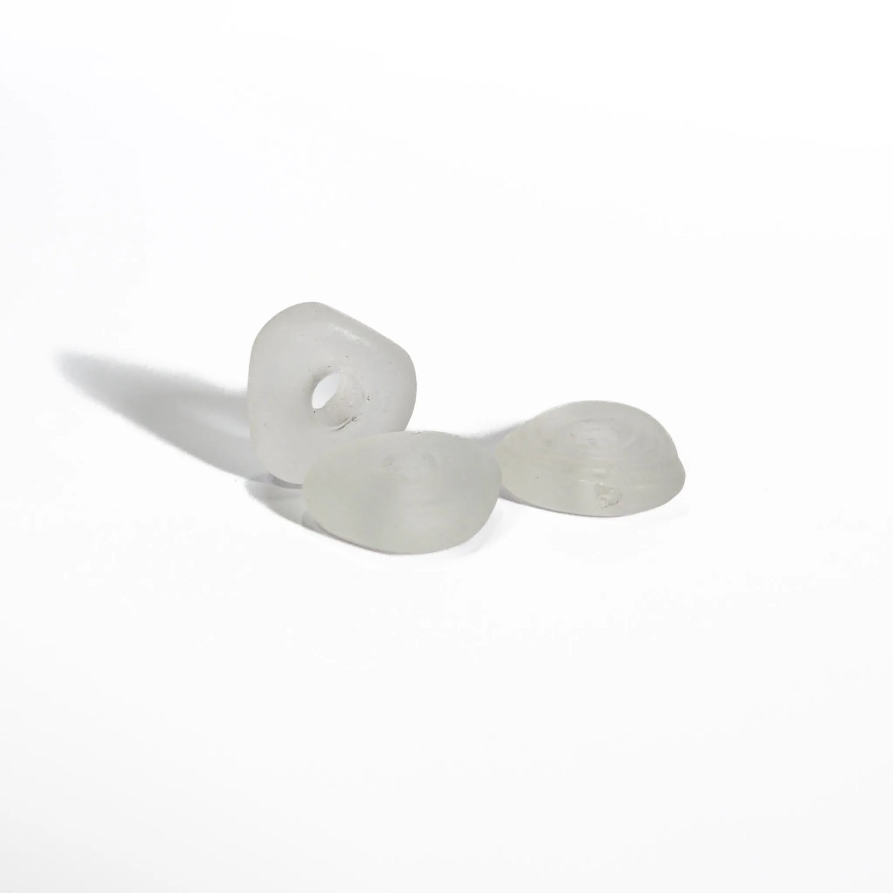 Light transparent glass bead