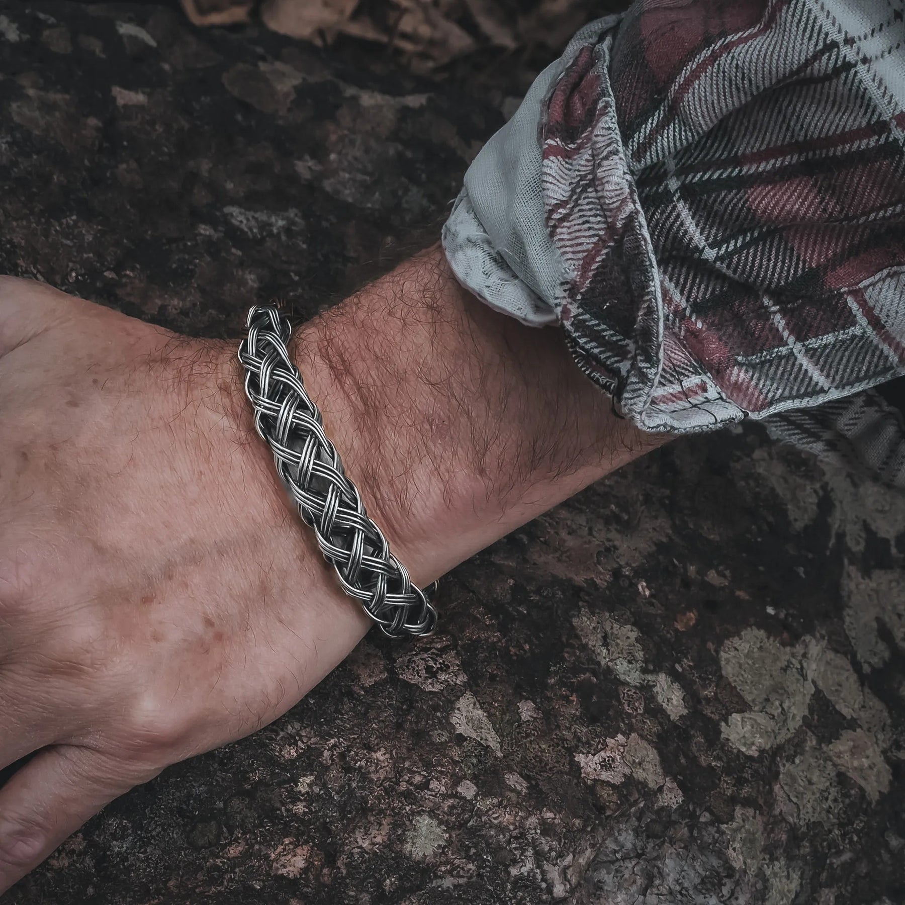 Varga flätat armband