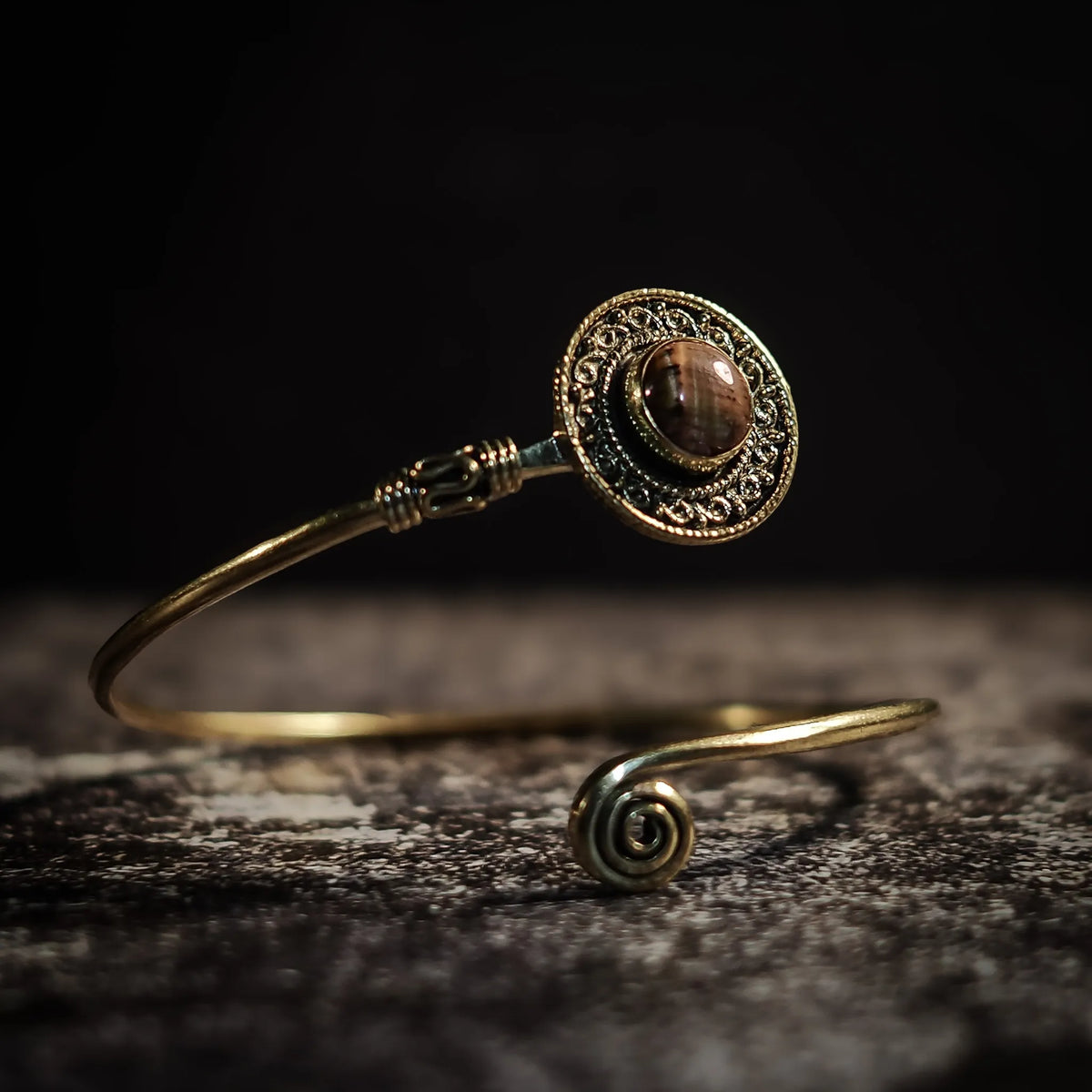 Bracelet Shield, with semi-precious stone