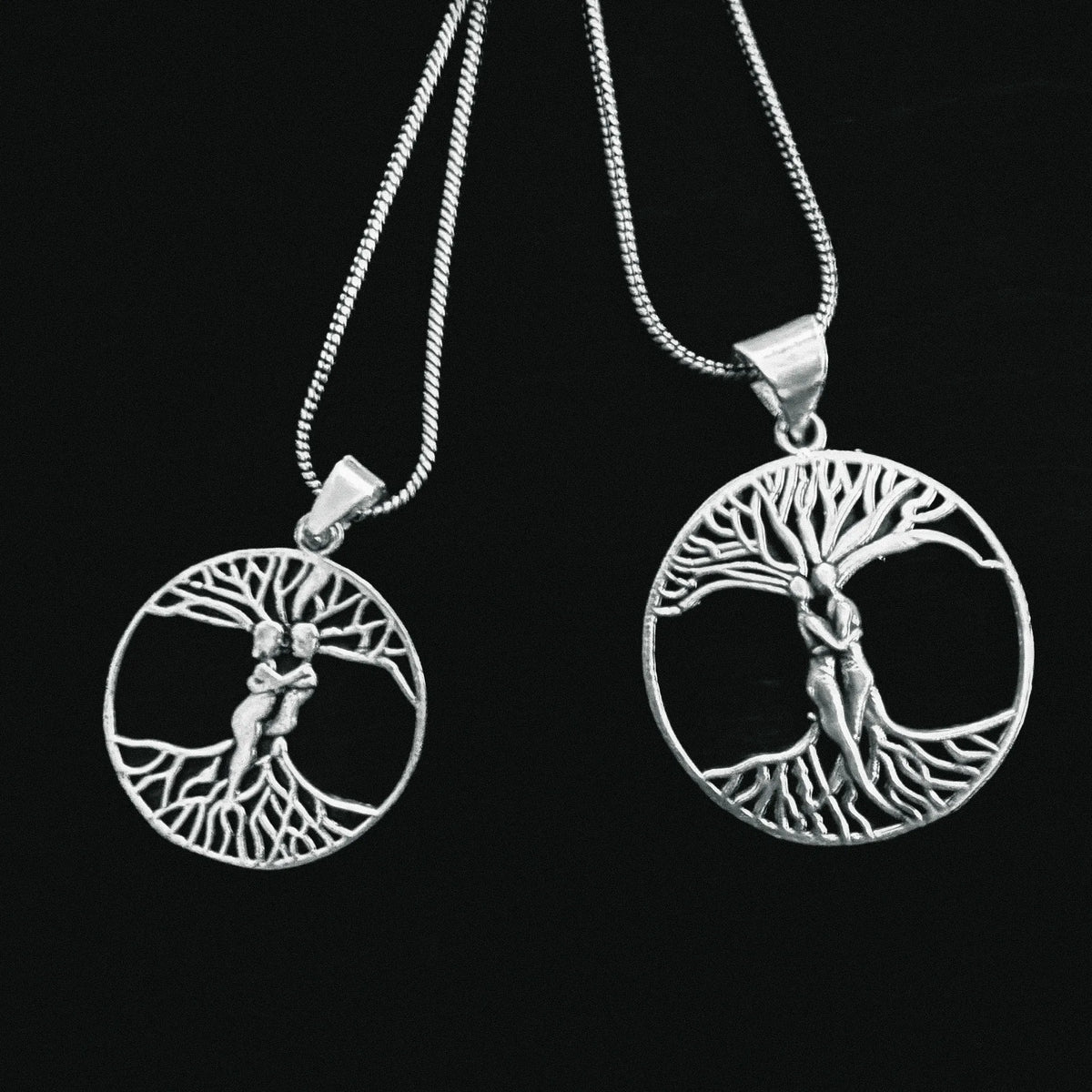 Amulet, Ask and Embla from the tree of life, small.