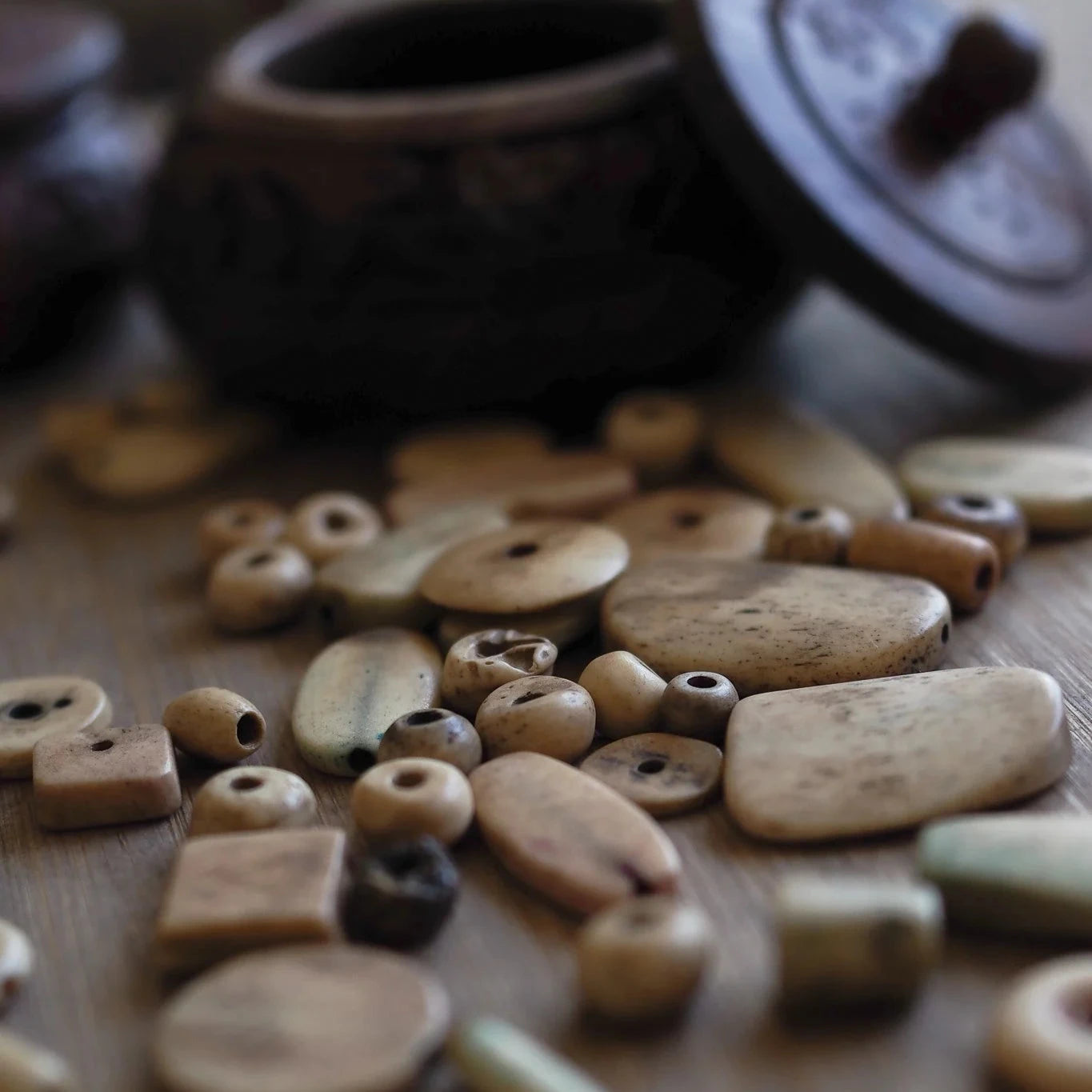 Mixing of white bone beads