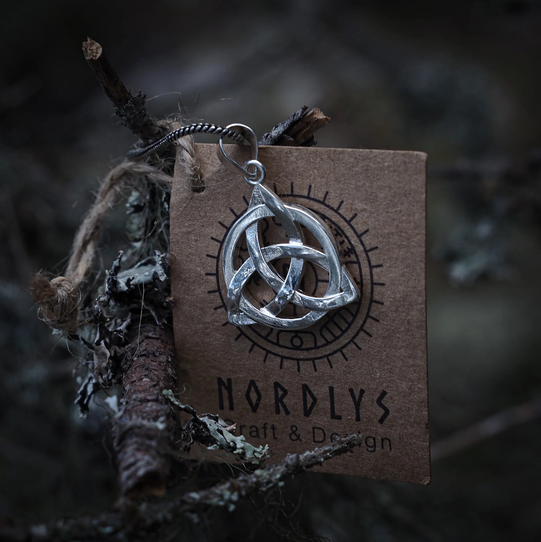 Eternity knot, silver-plated