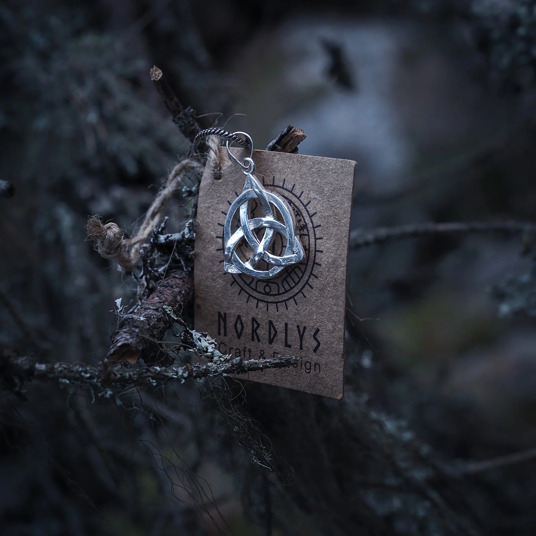 Eternity knot, silver-plated