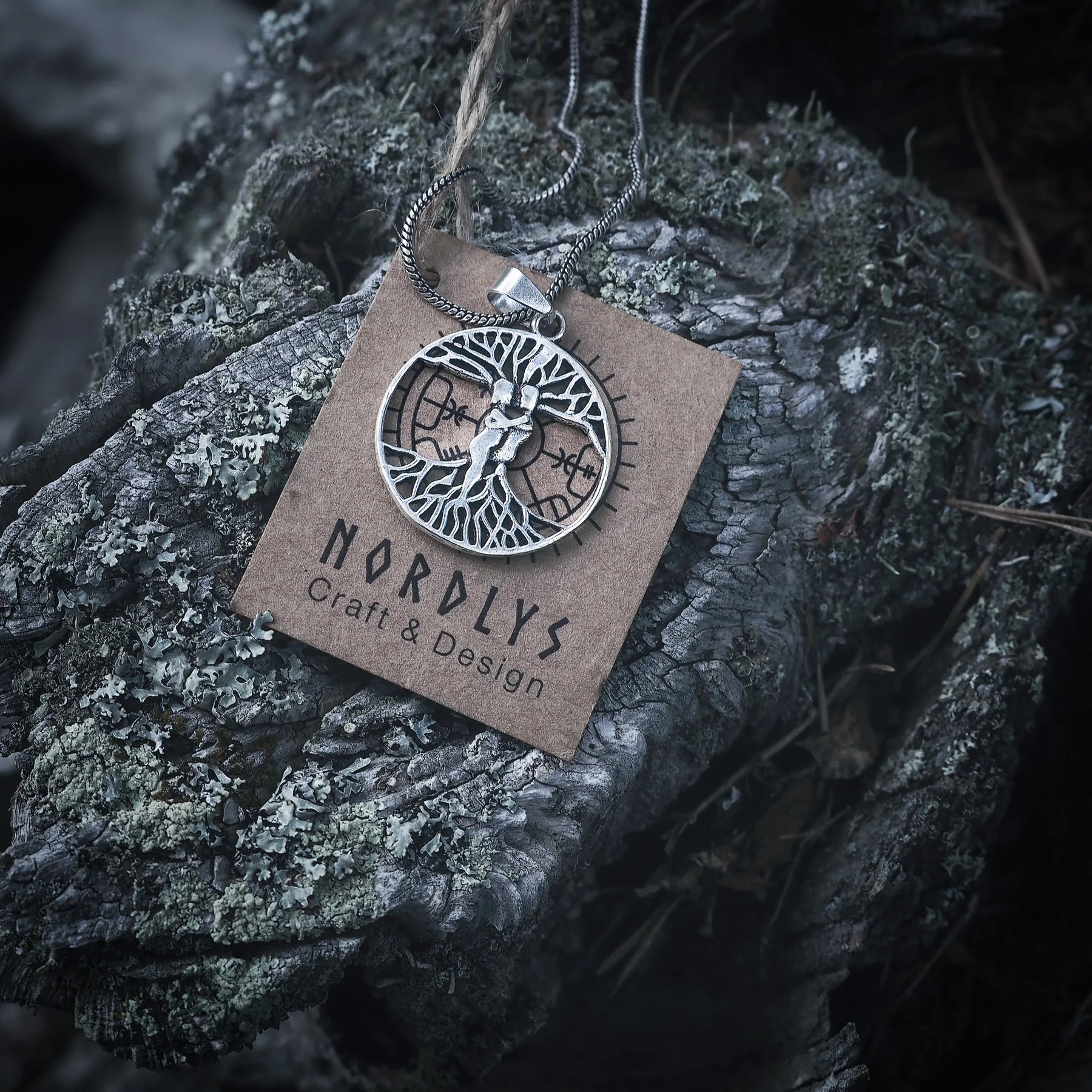 Amulet, Ask and Embla from the tree of life, small.