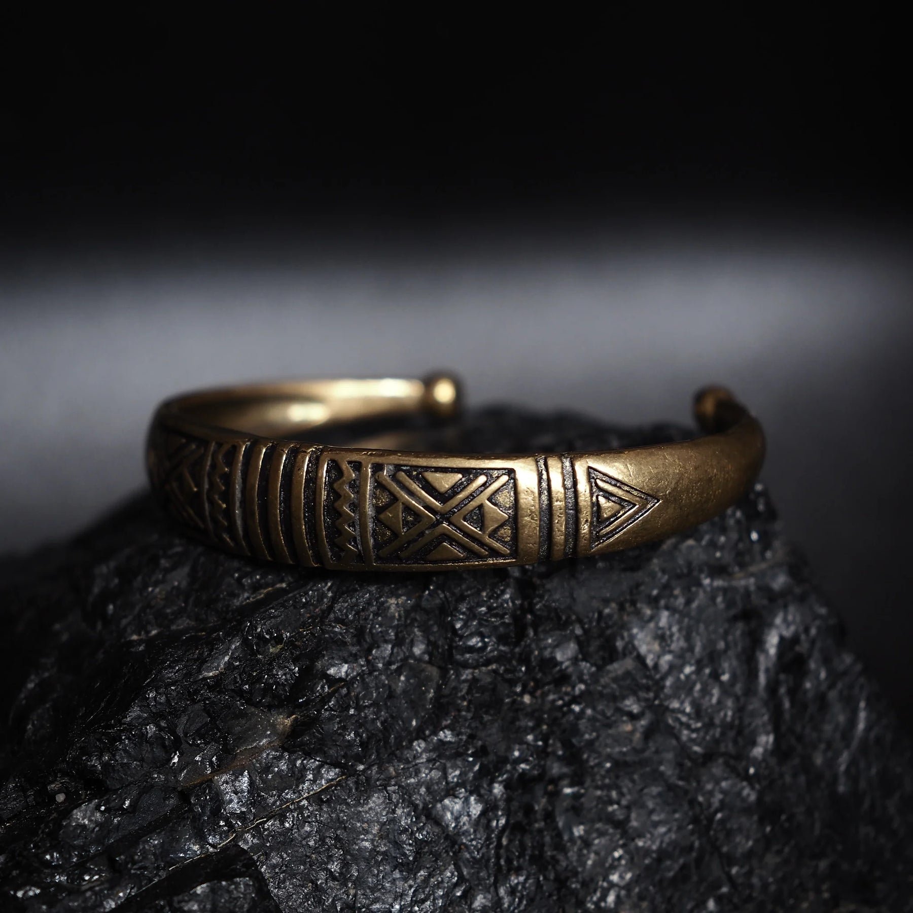 Curved bracelet with decoration