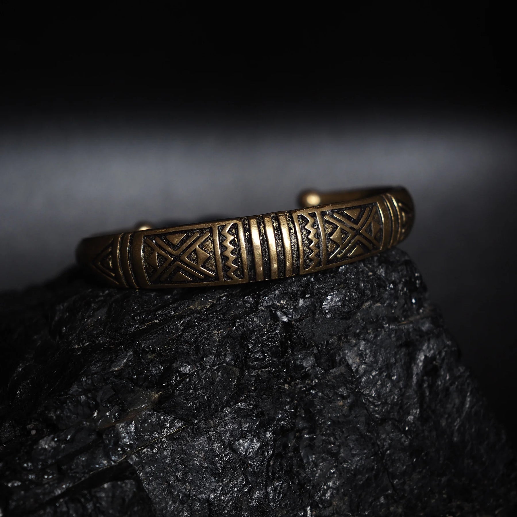 Curved bracelet with decoration