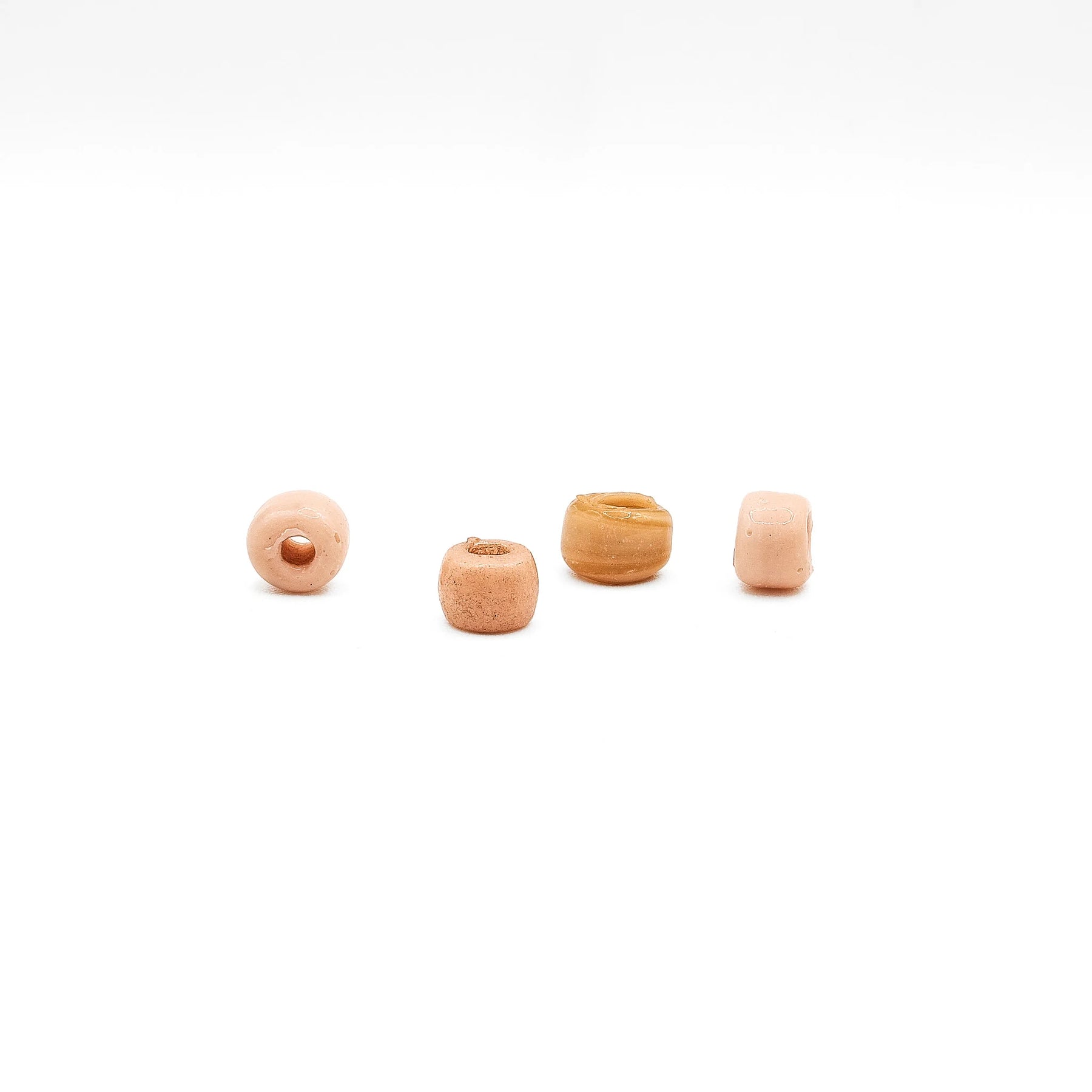 Beige glass bead