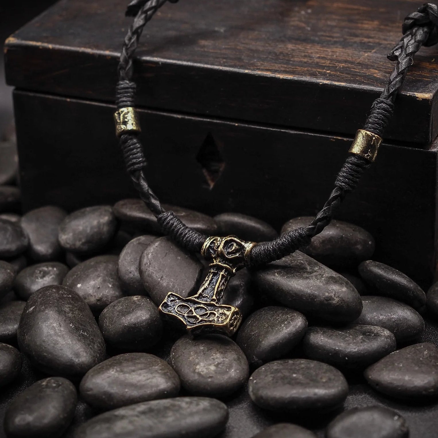 Halsband Torshammare Öde