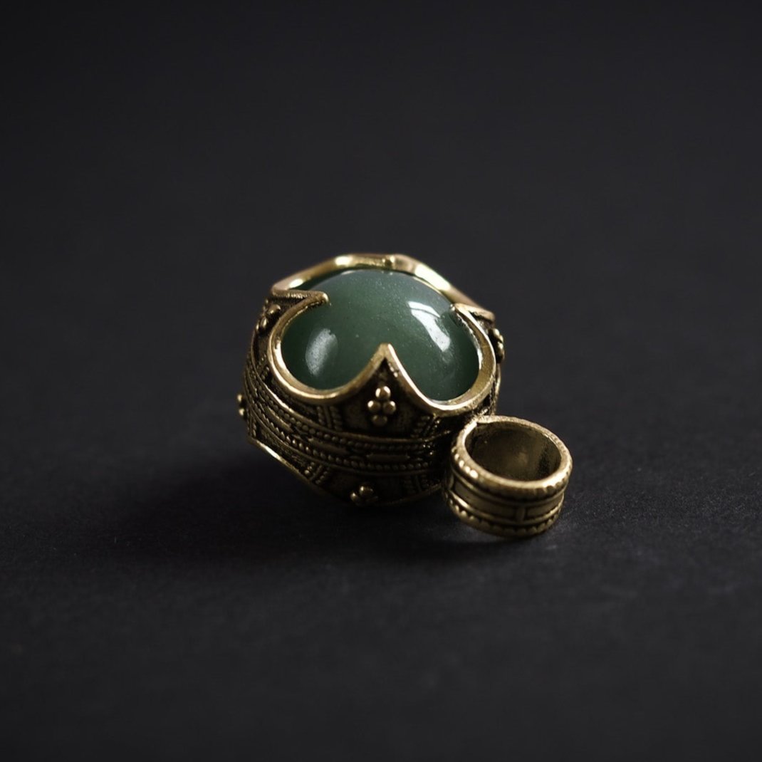 Gotland anheng, Jade