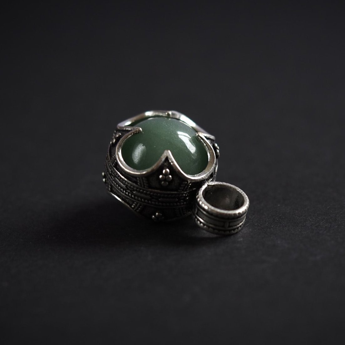 Gotland anheng, Jade