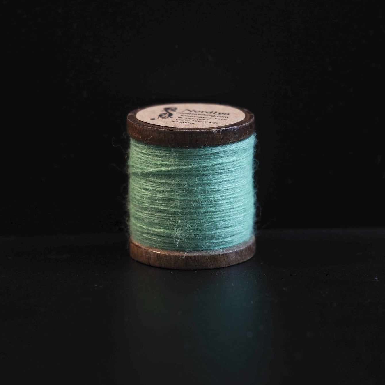 Lysegrønn broderitråd 100 % ull