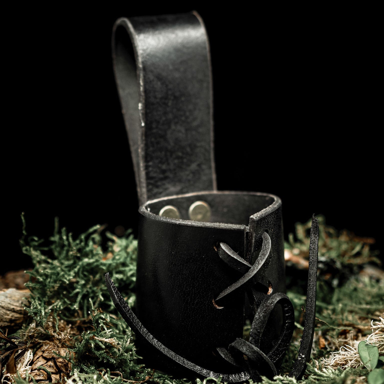 Hornholder for beltet, medium