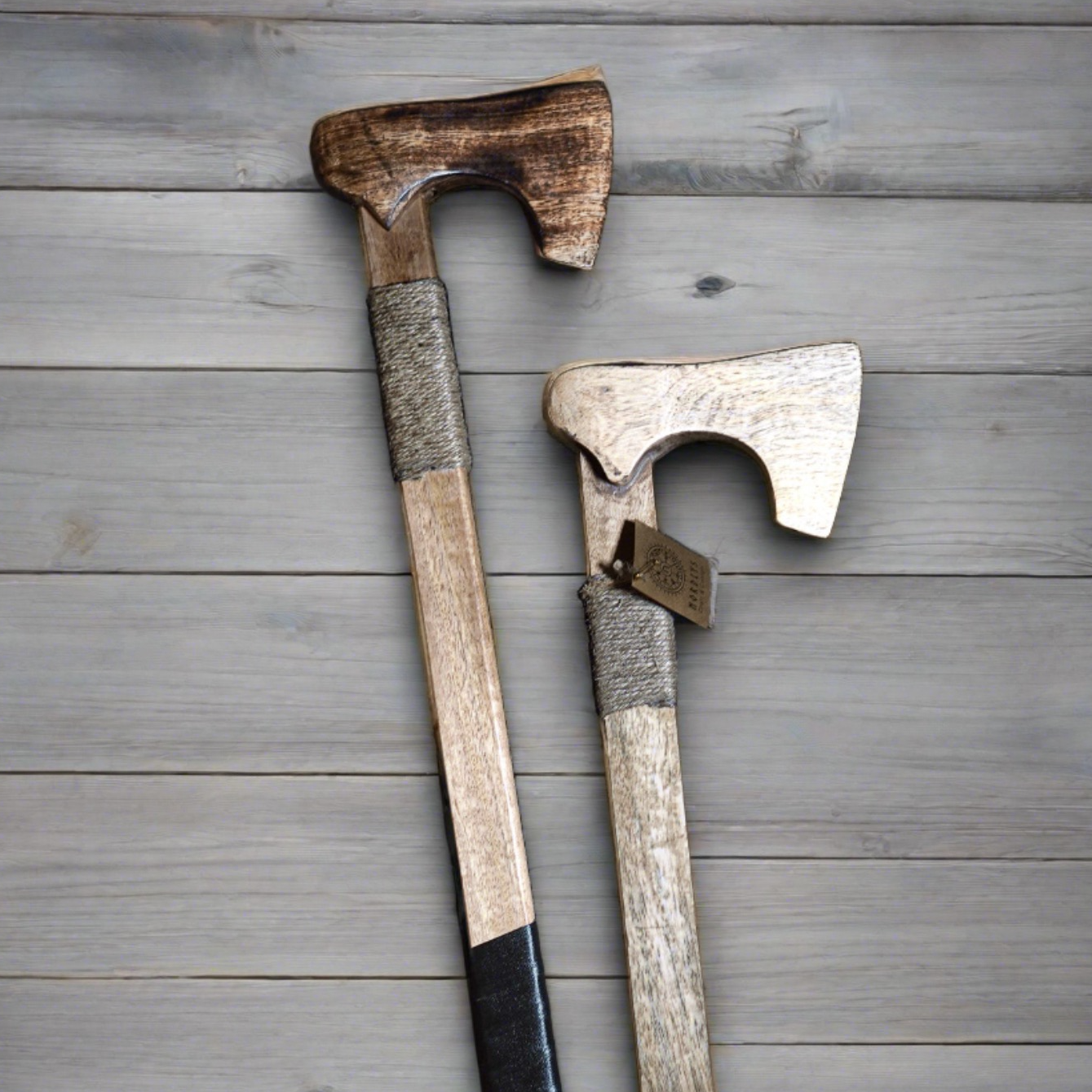 Yxa trä, wooden axe