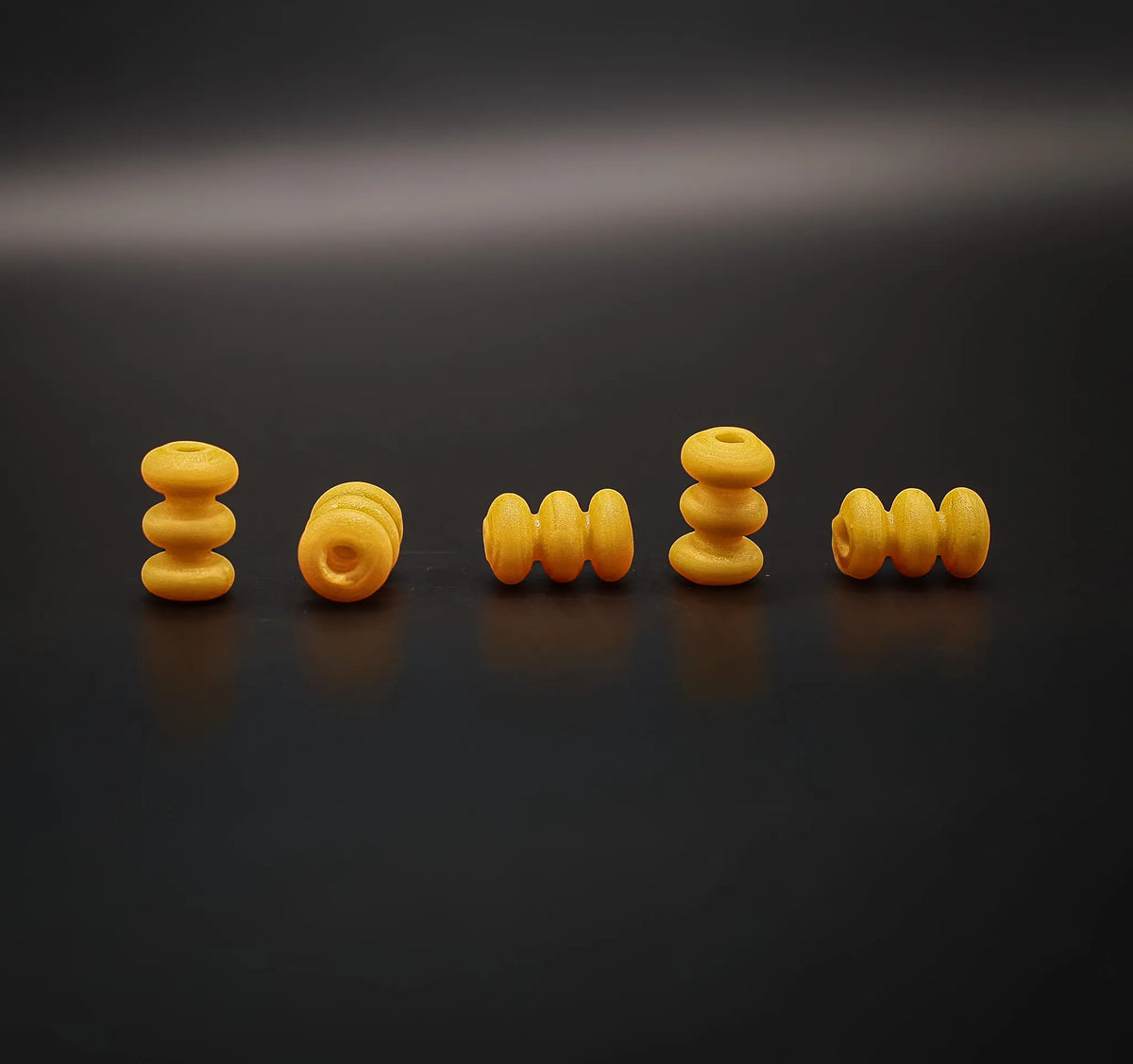 Okergul glaspärla, Hellevi Gotland