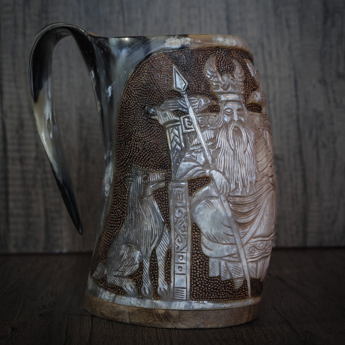 Håndskåret hornkrus, Allfather Odin