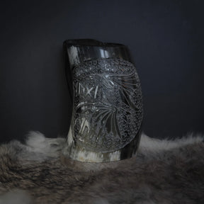 Handsnidad hornmugg, Hugin och Munin