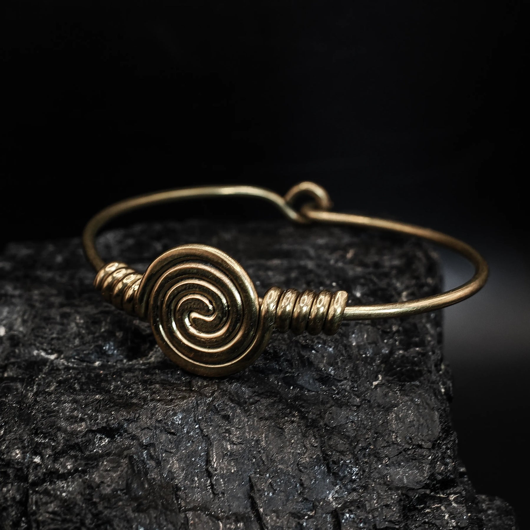 Solar spiral armbånd