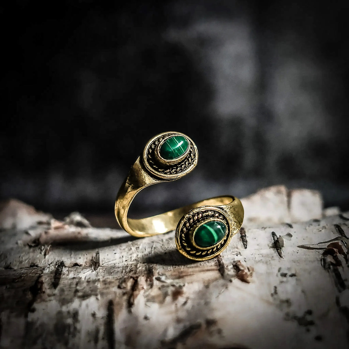 Spiralring med malakitter
