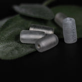 Ljus blästrad glaspärla