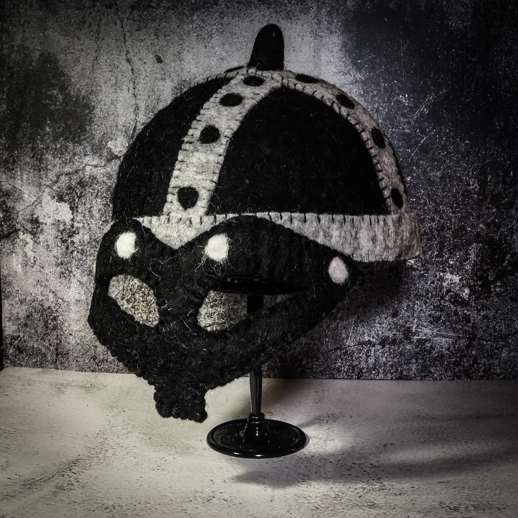 Vikinghjelm i tovet ull