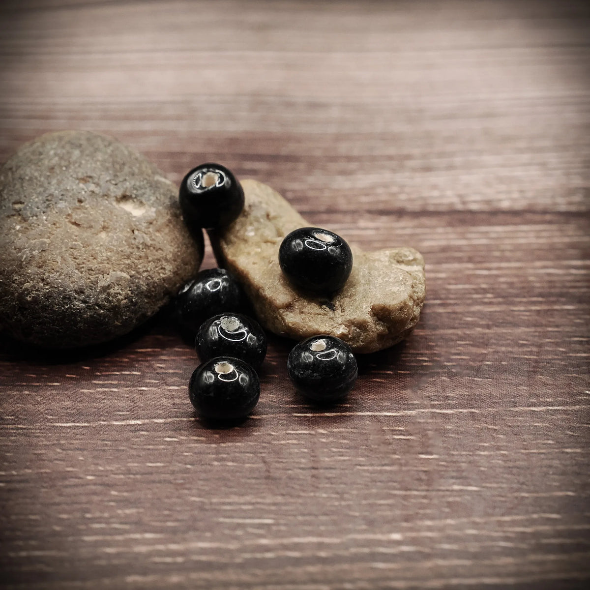 Glaspärla  svart, blank