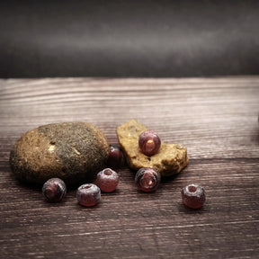 Mauvefärgad glaspärla