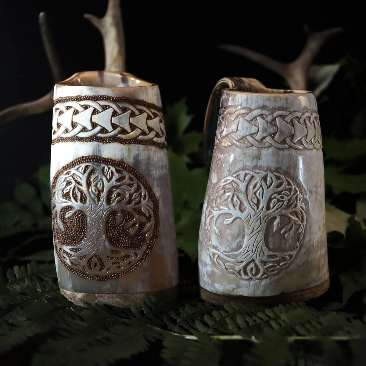 Handsnidad_hornmugg_Tree_of_life Pyrografi och traditionell karvning