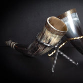 Drinking horn Berserk with stand