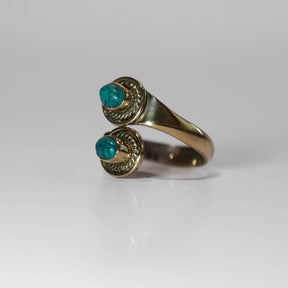 Spiral ring with semiprecious stone