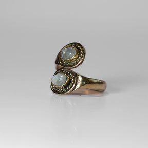 Spiral ring with semiprecious stone