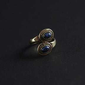 Spiral ring with semiprecious stone