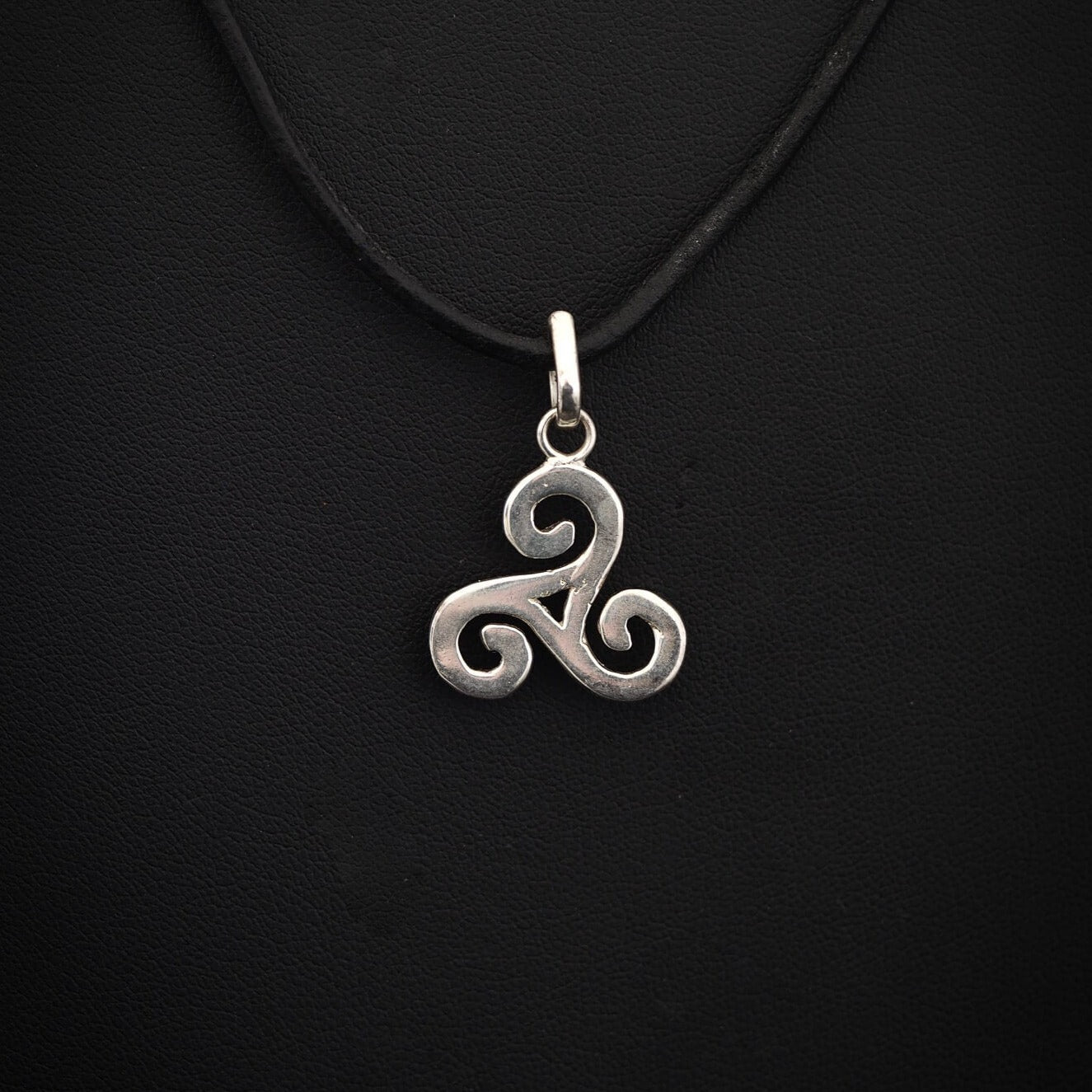 Triskele small pendant