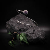 Armring med halvedelstener