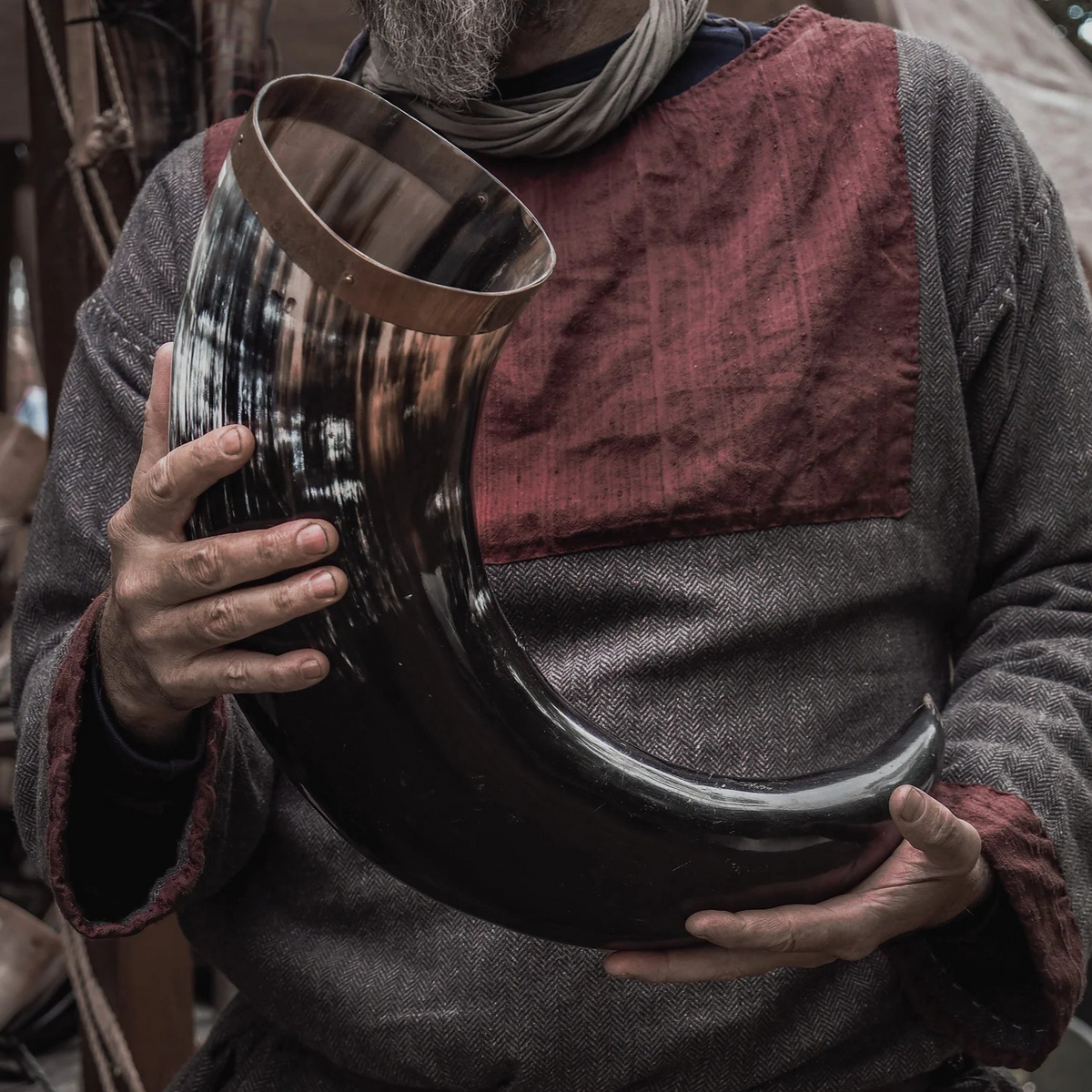 Decorated drinking horn, approx. 4-5 liter