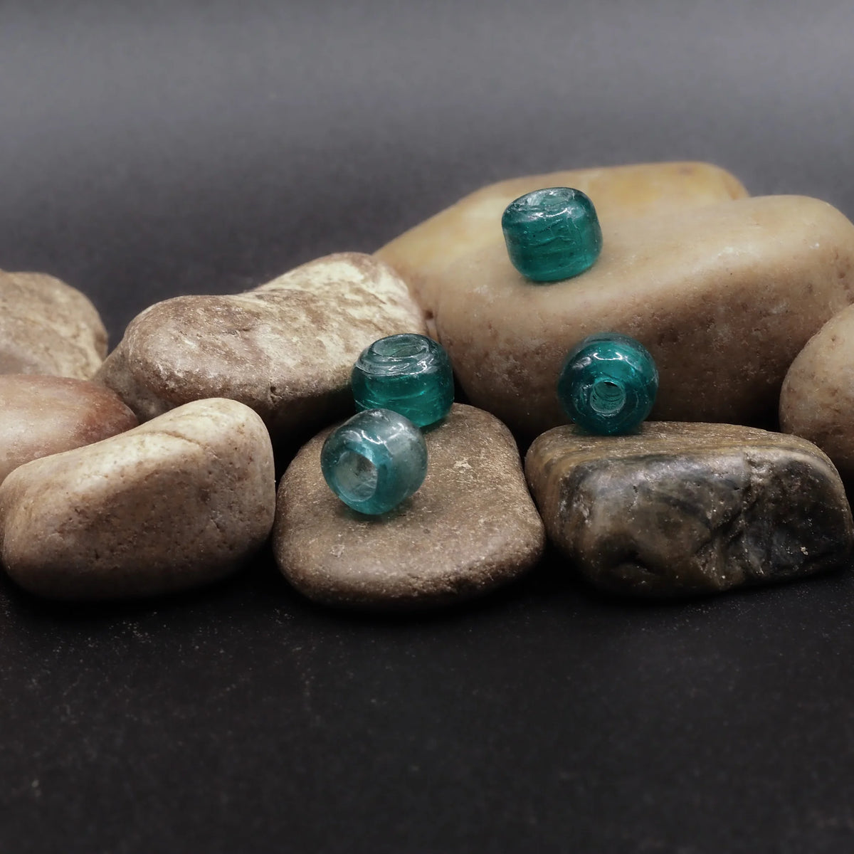 Turquoise glass bead