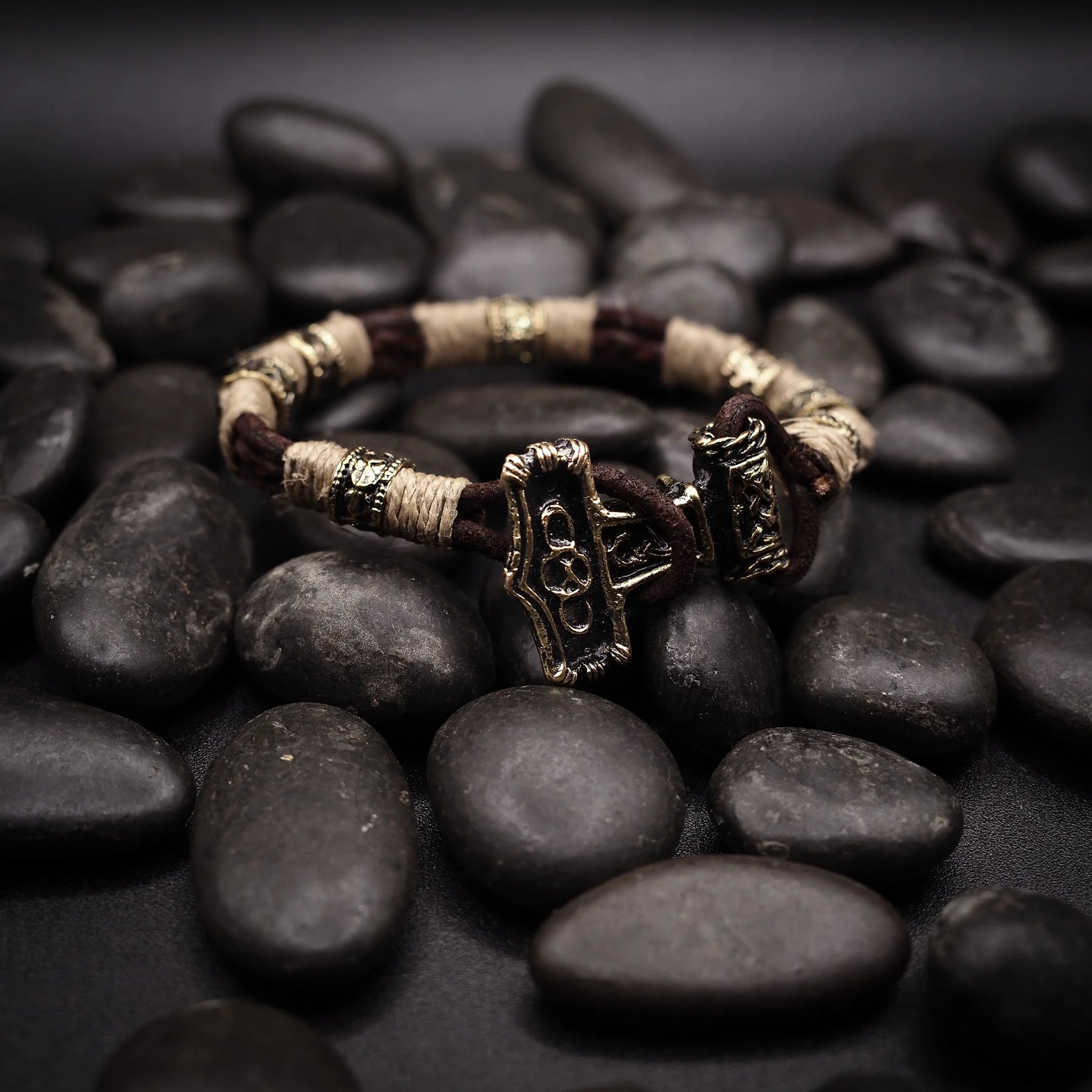 Bracelet with Thor's Hammer clasp