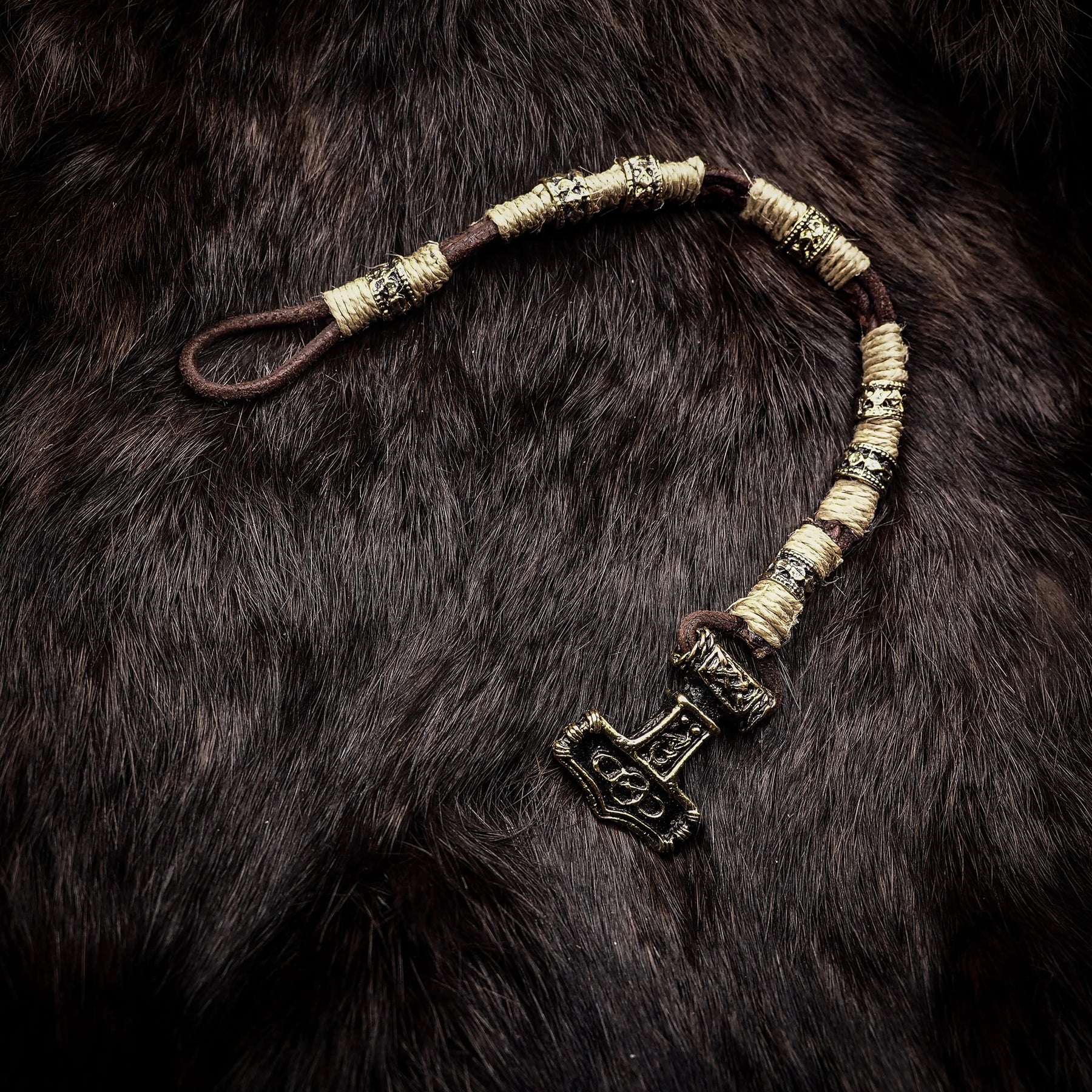 Bracelet with Thor's Hammer clasp