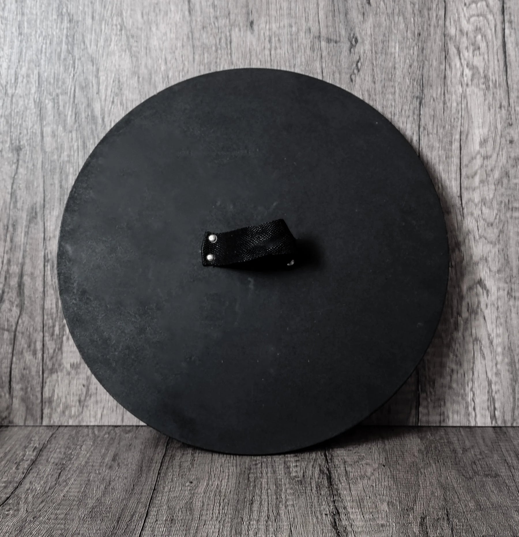 Den lilla krigaren, Röd/vit