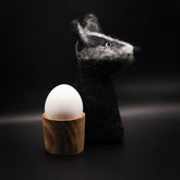 Tovad äggvärmare, djur, trä.