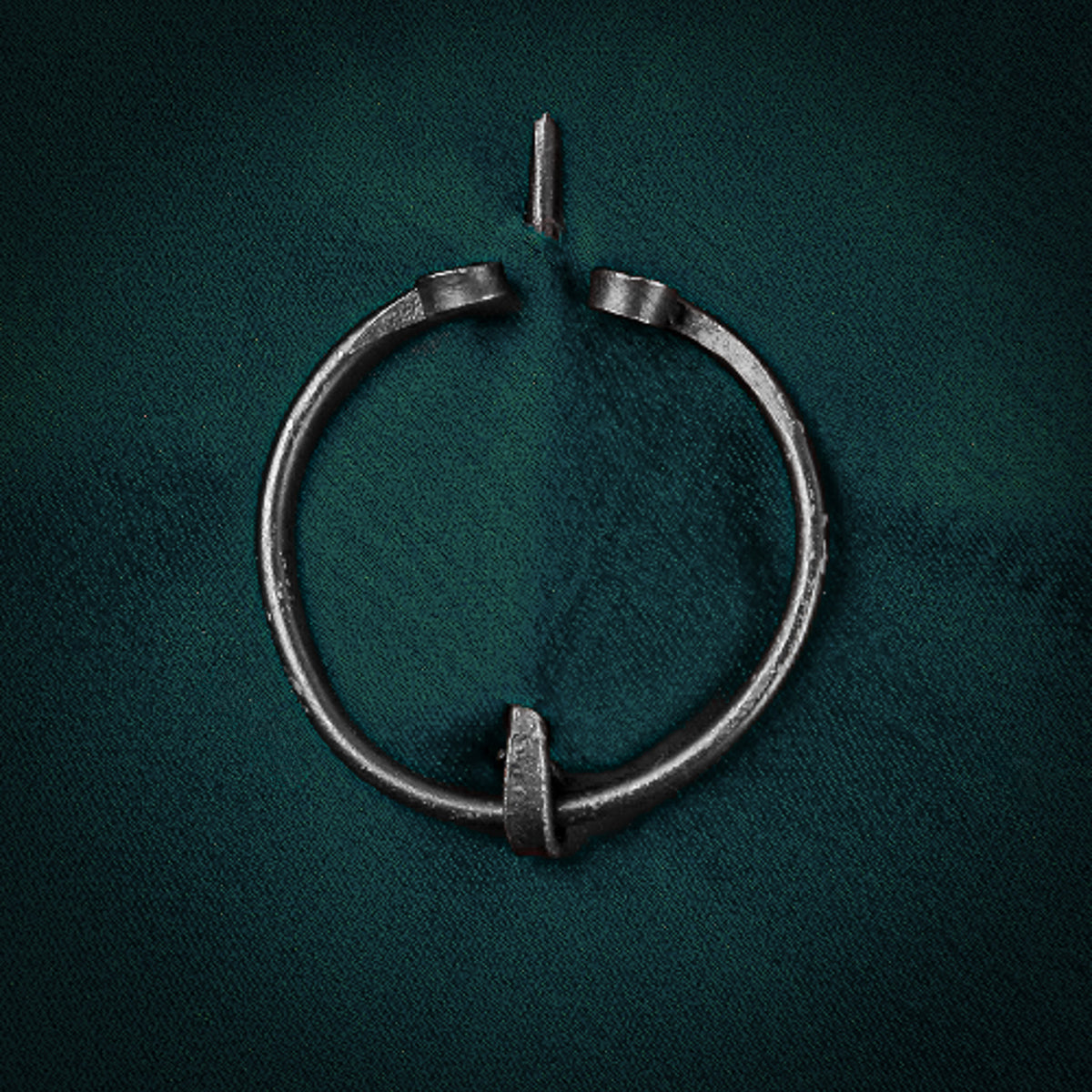 Ring brooch, medium in steel