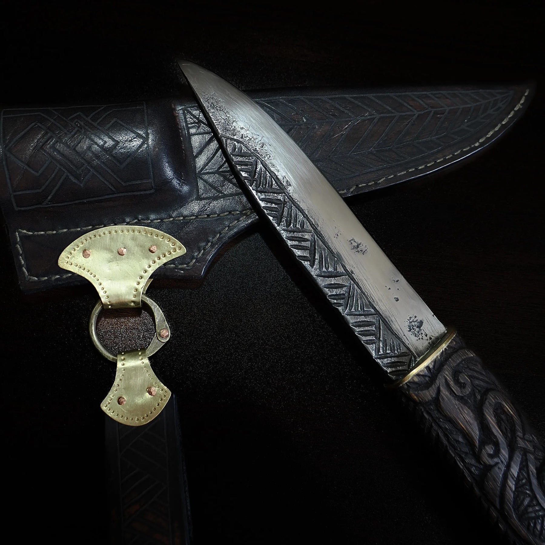 Kniv med varghuvud
