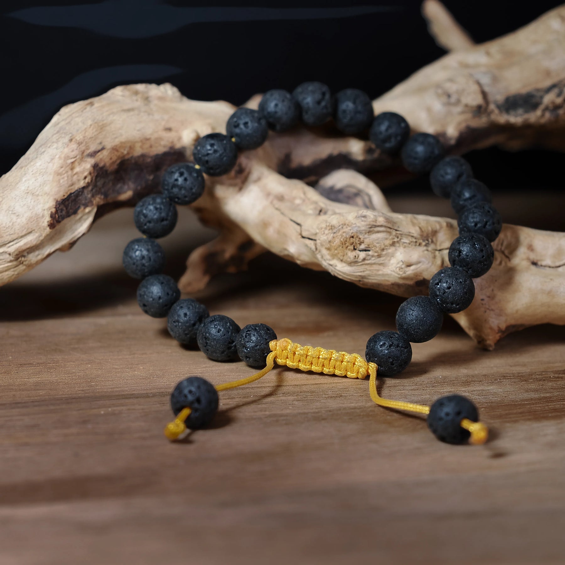 Armbånd av lavastein