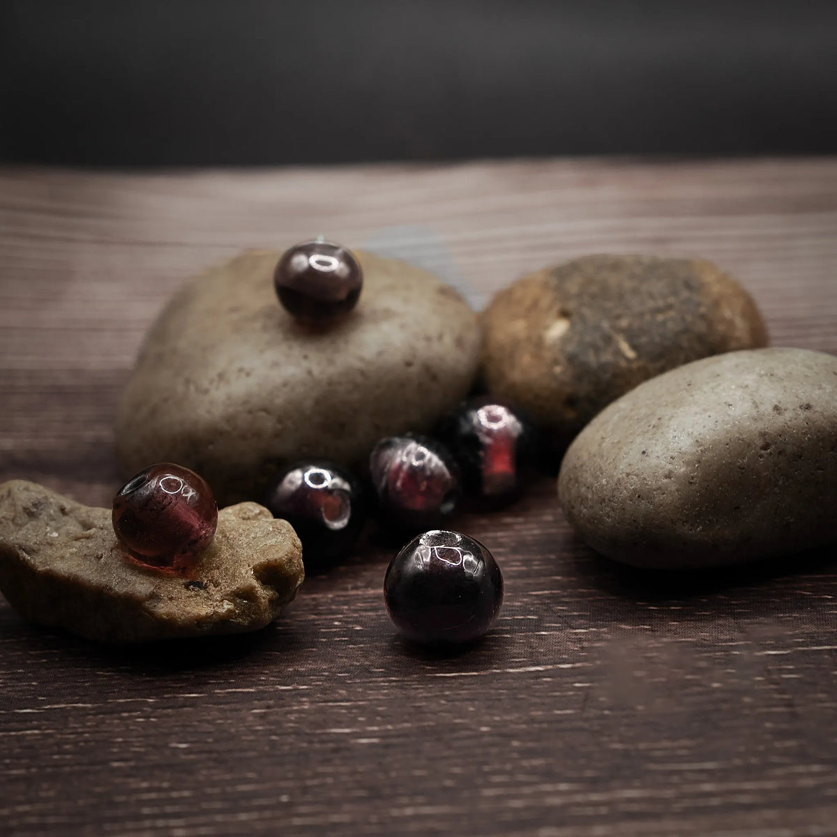 Dovt lila glaspärla