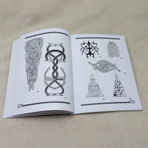 Vendel and Dark Age Vol. 4 – oppslag med nummererte dyremønstre, figur 98–104