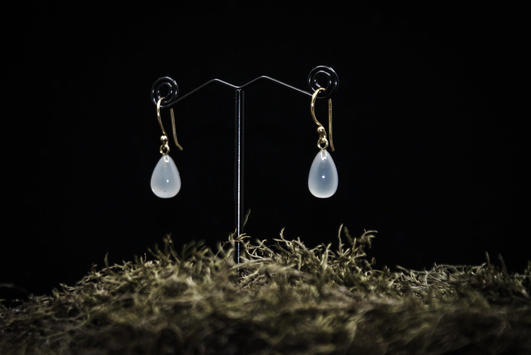 Earrings with drop shape