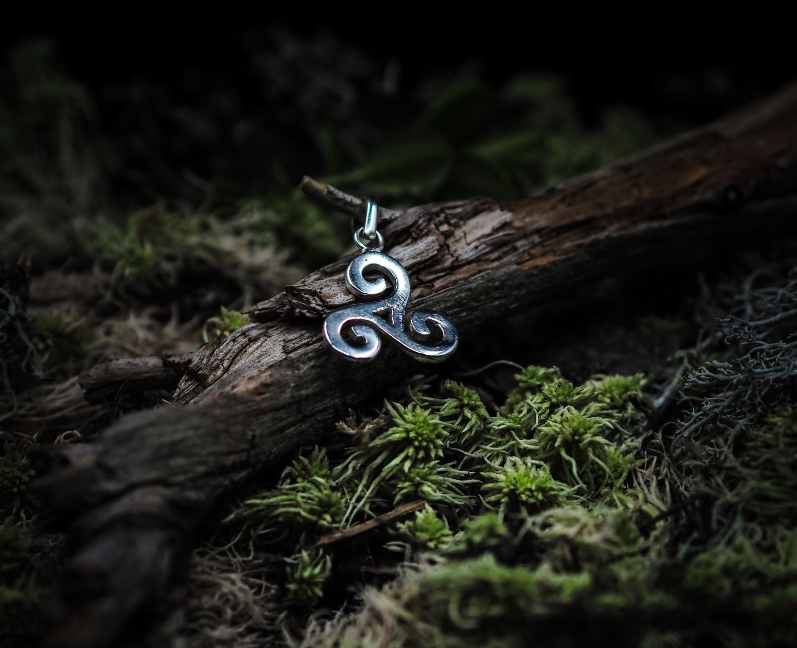 Triskele small pendant